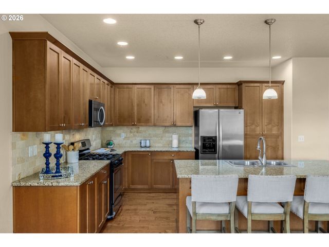 216 Nw 117TH Loop, Portland, OR 97229