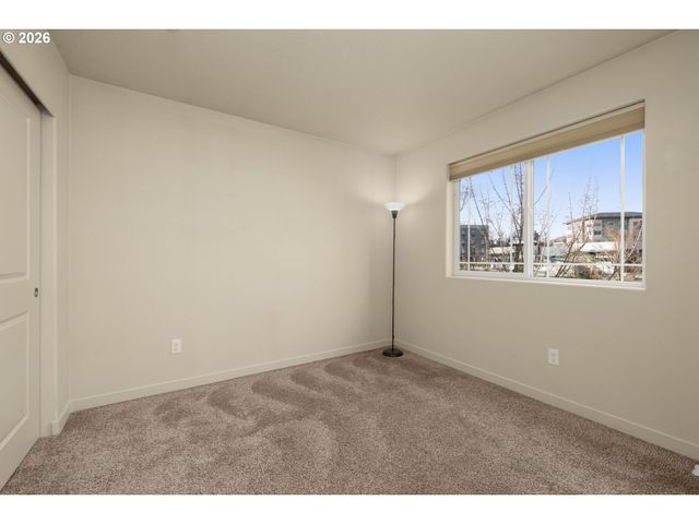 216 Nw 117TH Loop, Portland, OR 97229