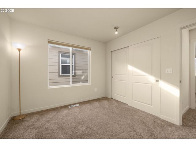 216 Nw 117TH Loop, Portland, OR 97229