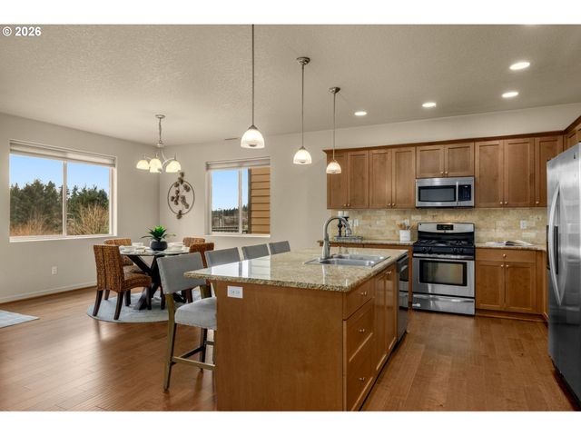 216 Nw 117TH Loop, Portland, OR 97229