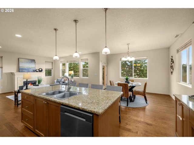 216 Nw 117TH Loop, Portland, OR 97229