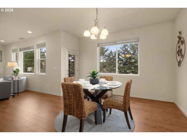 216 Nw 117TH Loop, Portland, OR 97229