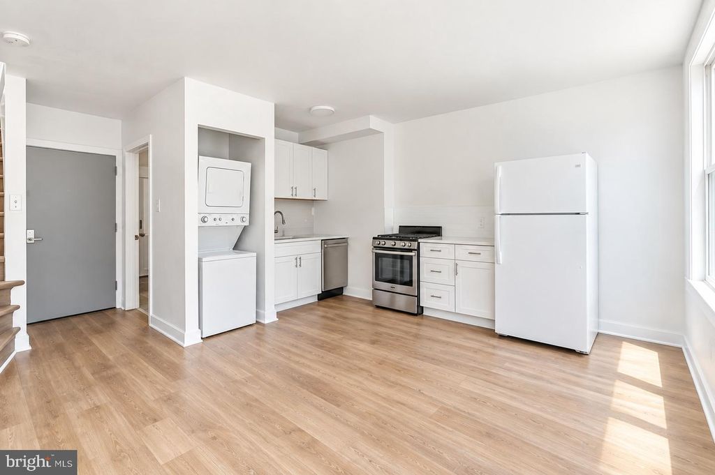 4035 GREEN ST, Philadelphia, PA 19104