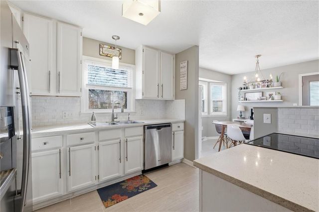 521 E Mulberry Street, Olathe, KS 66061