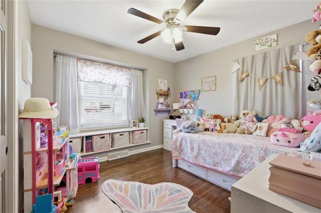 521 E Mulberry Street, Olathe, KS 66061