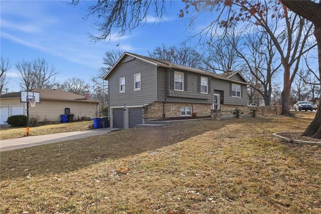 521 E Mulberry Street, Olathe, KS 66061