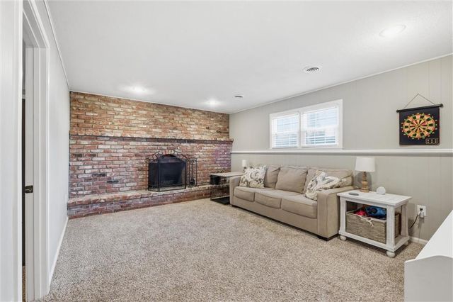 521 E Mulberry Street, Olathe, KS 66061