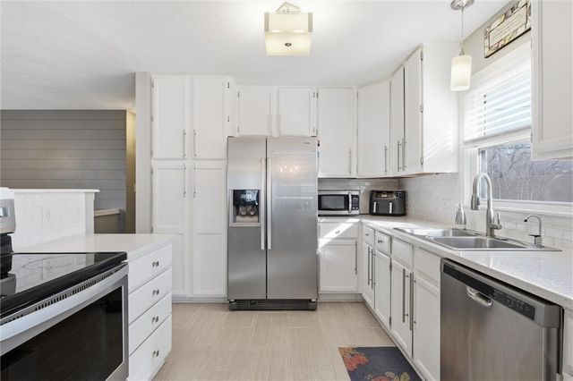 521 E Mulberry Street, Olathe, KS 66061