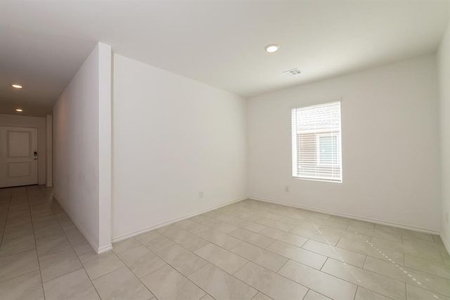 10952 SW 23rd Place, Yukon, OK 73099