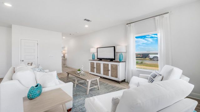 39 Hatten Court, Mary Esther, FL 32569