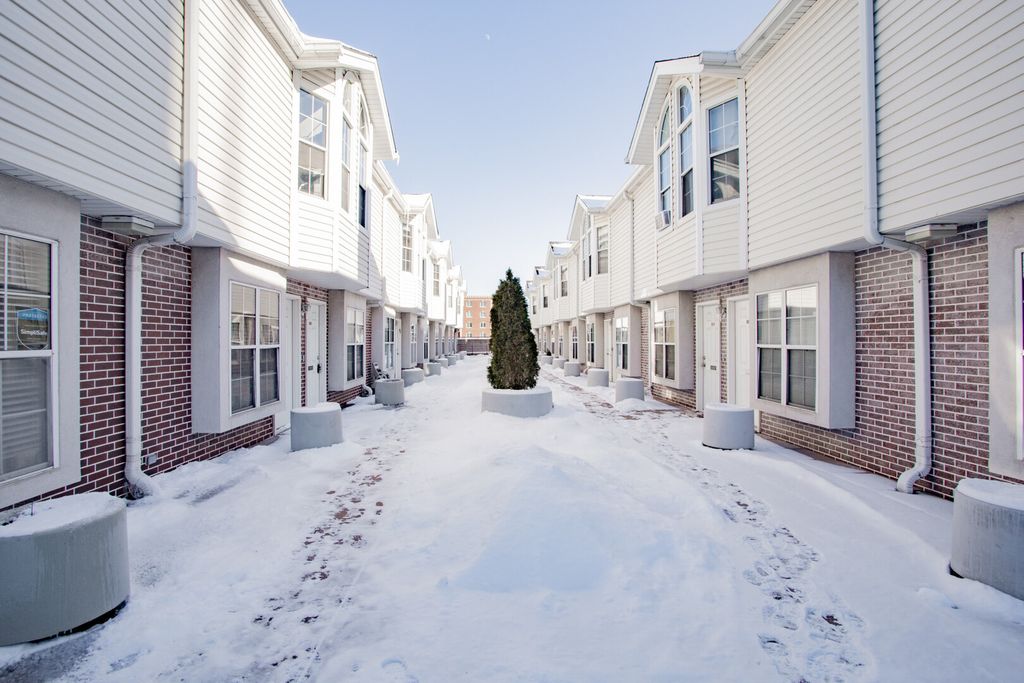 5039 Warren Street, Skokie, IL 60077