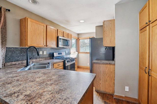 911 75th STREET, Kenosha, WI 53143