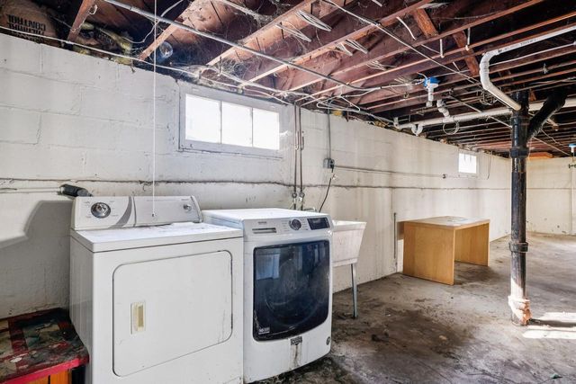 911 75th STREET, Kenosha, WI 53143