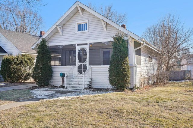 911 75th STREET, Kenosha, WI 53143