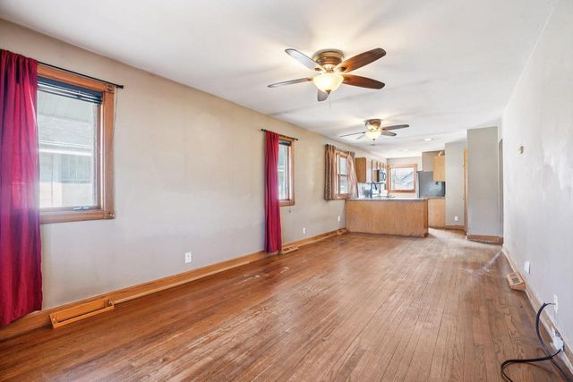 911 75th STREET, Kenosha, WI 53143