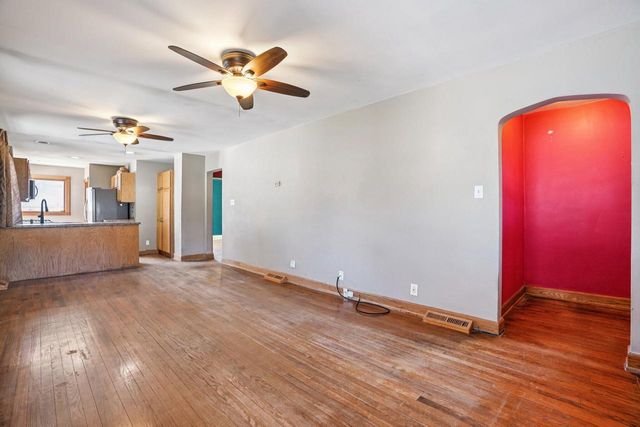 911 75th STREET, Kenosha, WI 53143