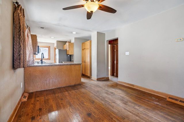 911 75th STREET, Kenosha, WI 53143