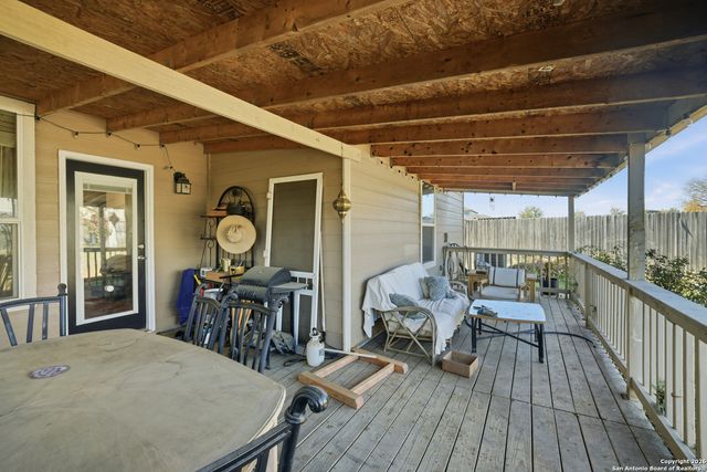 9831 Overlook Cyn, San Antonio, TX 78245