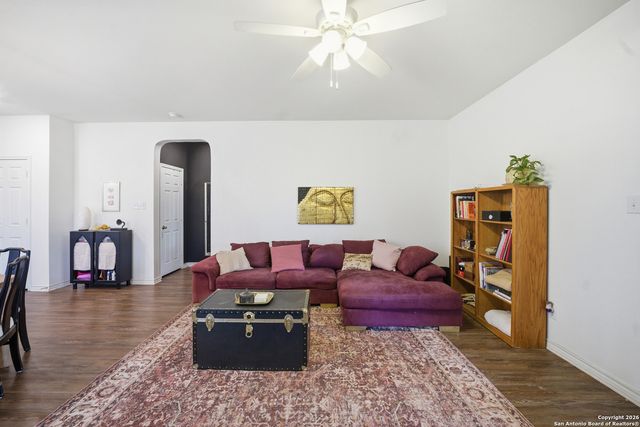 9831 Overlook Cyn, San Antonio, TX 78245