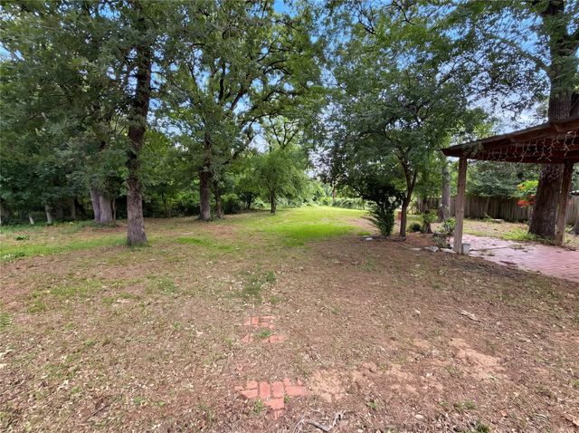 1014 Yvonne Drive, Joshua, TX 76058