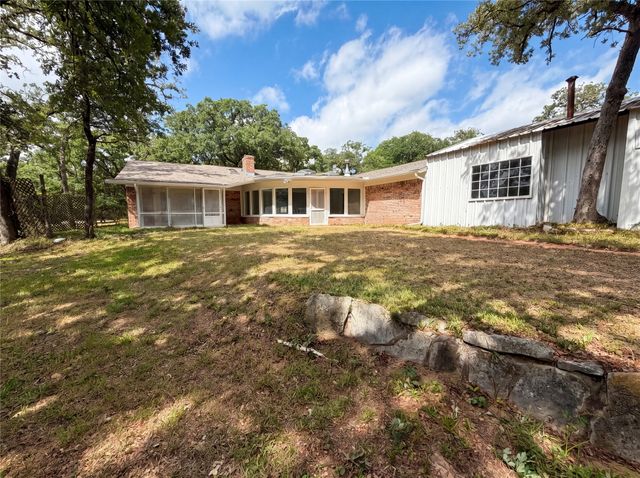1014 Yvonne Drive, Joshua, TX 76058