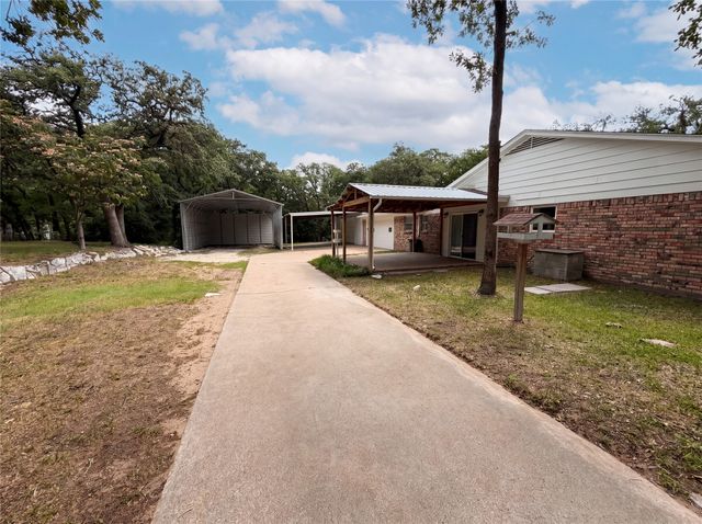 1014 Yvonne Drive, Joshua, TX 76058