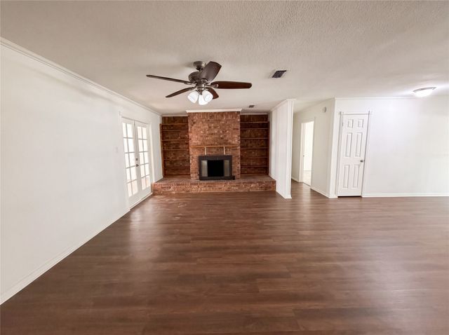 1014 Yvonne Drive, Joshua, TX 76058