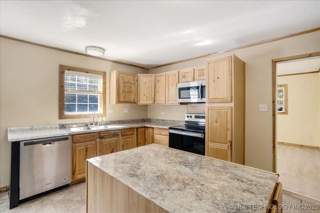 136 Pine Street, Mead, OK 73449