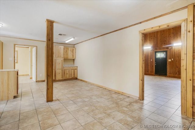 136 Pine Street, Mead, OK 73449