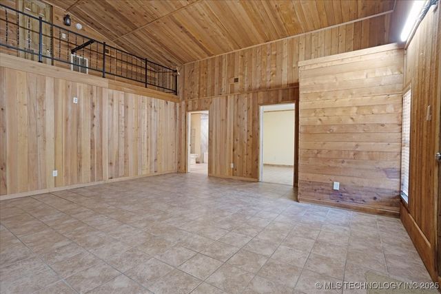 136 Pine Street, Mead, OK 73449