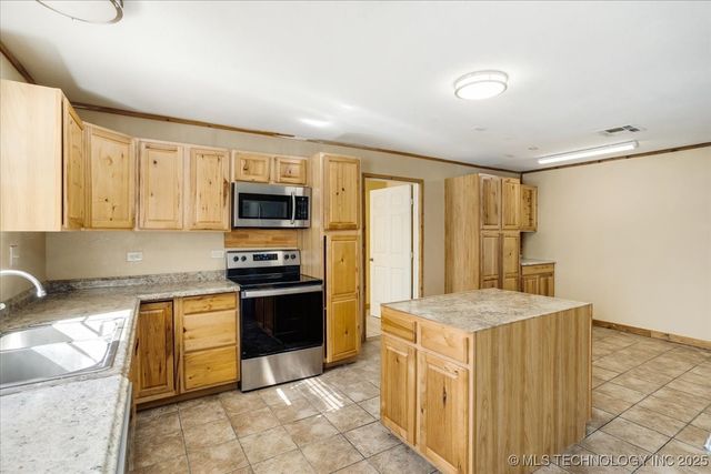 136 Pine Street, Mead, OK 73449