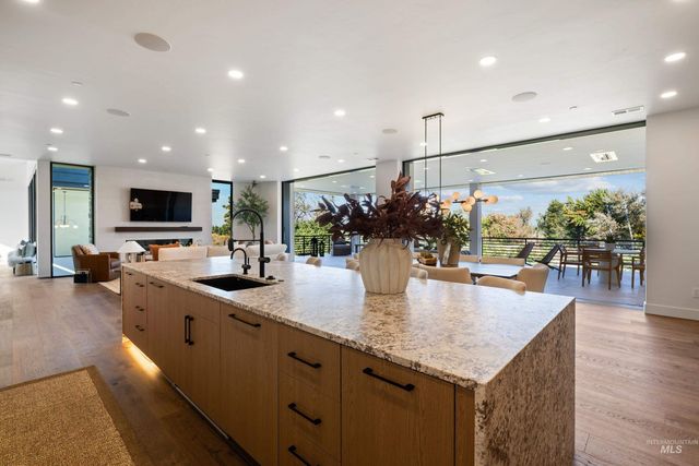 7421 N Cavea Lane, Meridian, ID 83646