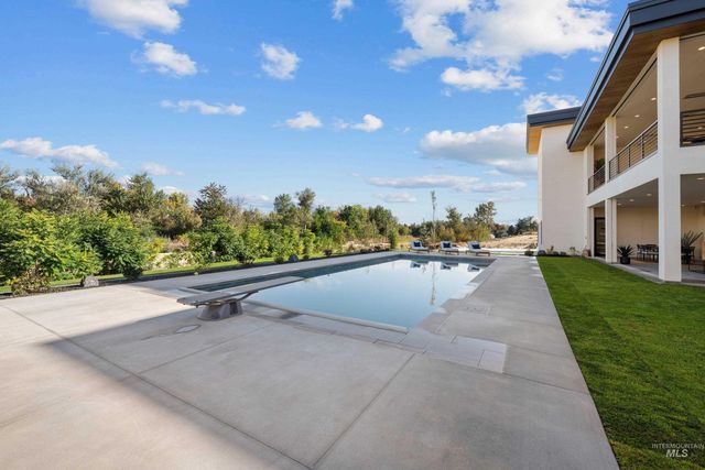 7421 N Cavea Lane, Meridian, ID 83646
