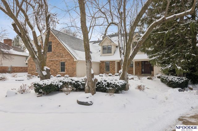 9826 Harney Pkwy N, Omaha, NE 68114