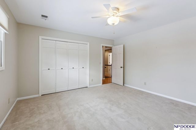 9826 Harney Pkwy N, Omaha, NE 68114