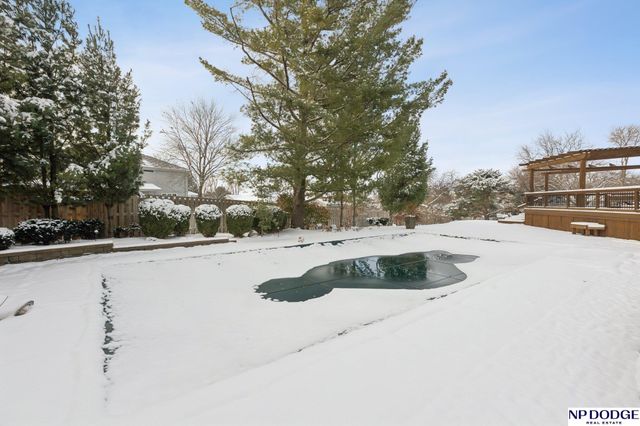 9826 Harney Pkwy N, Omaha, NE 68114