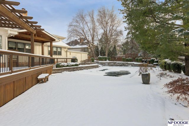 9826 Harney Pkwy N, Omaha, NE 68114