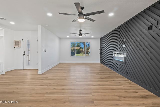 2166 E GREENWAY Drive, Tempe, AZ 85282