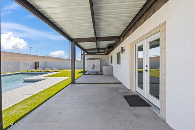 2166 E GREENWAY Drive, Tempe, AZ 85282