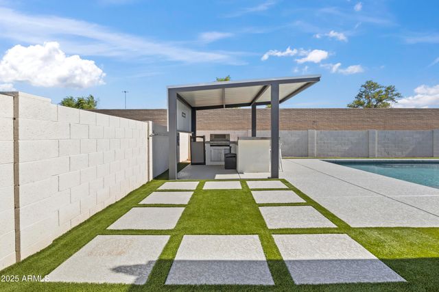 2166 E GREENWAY Drive, Tempe, AZ 85282