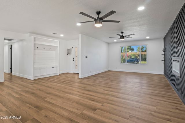 2166 E GREENWAY Drive, Tempe, AZ 85282