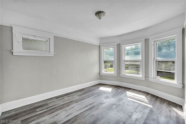 1659 Lee Road, Cleveland, OH 44118