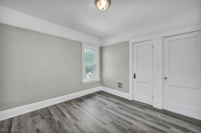 1659 Lee Road, Cleveland, OH 44118