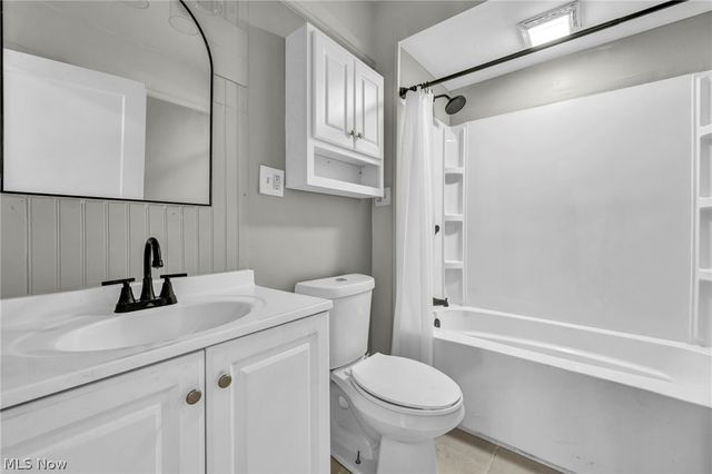 1659 Lee Road, Cleveland, OH 44118