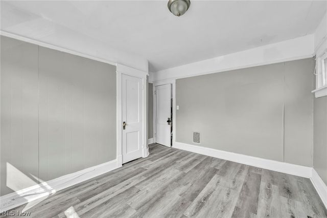 1659 Lee Road, Cleveland, OH 44118