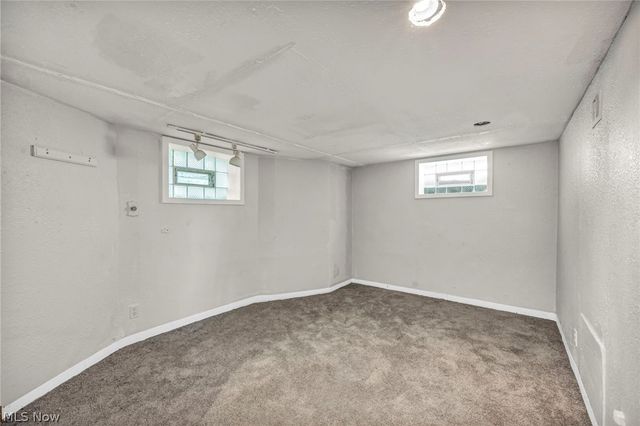1659 Lee Road, Cleveland, OH 44118