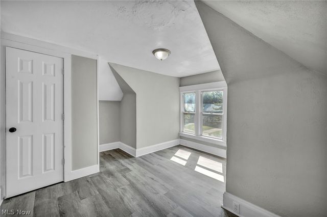 1659 Lee Road, Cleveland, OH 44118