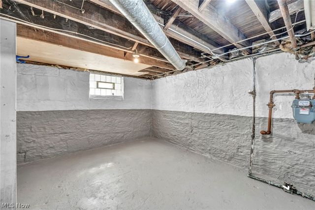 1659 Lee Road, Cleveland, OH 44118