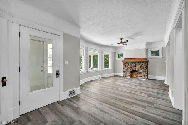 1659 Lee Road, Cleveland, OH 44118