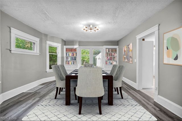 1659 Lee Road, Cleveland, OH 44118